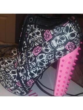 Women's Pink and Multi Court